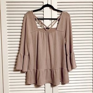 Extremely soft quarter sleeve top